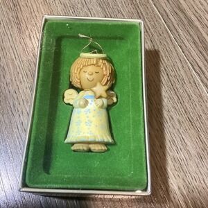 Hallmark Tree Trimmer Collection Angel‎ Ornament Holding Star
